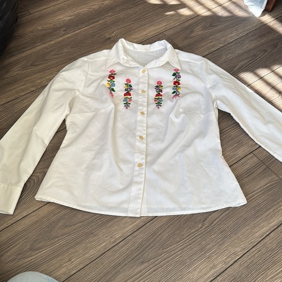 None Tops - Vintage white button down with floral embroidery size 46